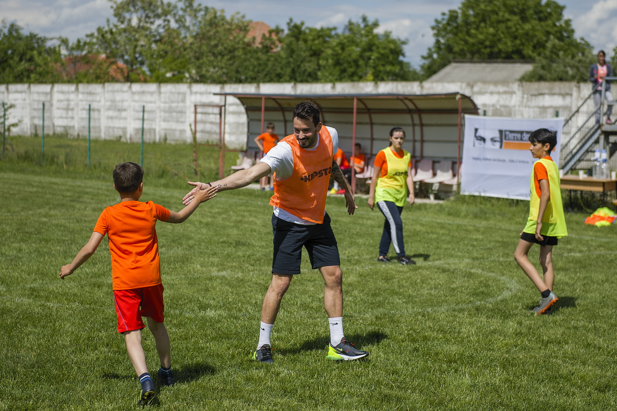 [Romania] Child Safeguarding in Sport Promoted by Roman Bürki, Terre des hommes Ambassador and Goalkeeper at Borussia Dortmund